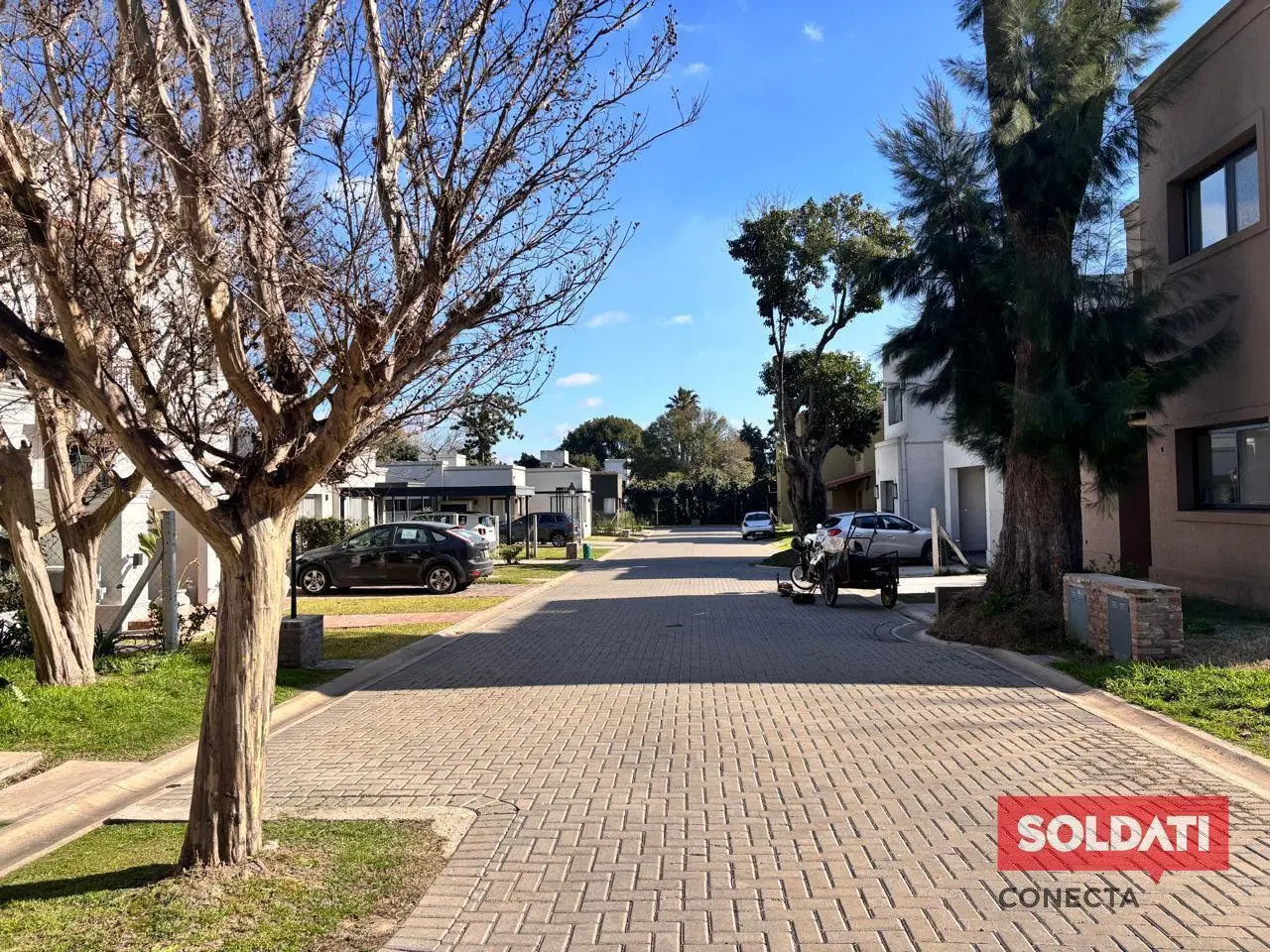 Venta casa Bella Vista, barrio con portón 1