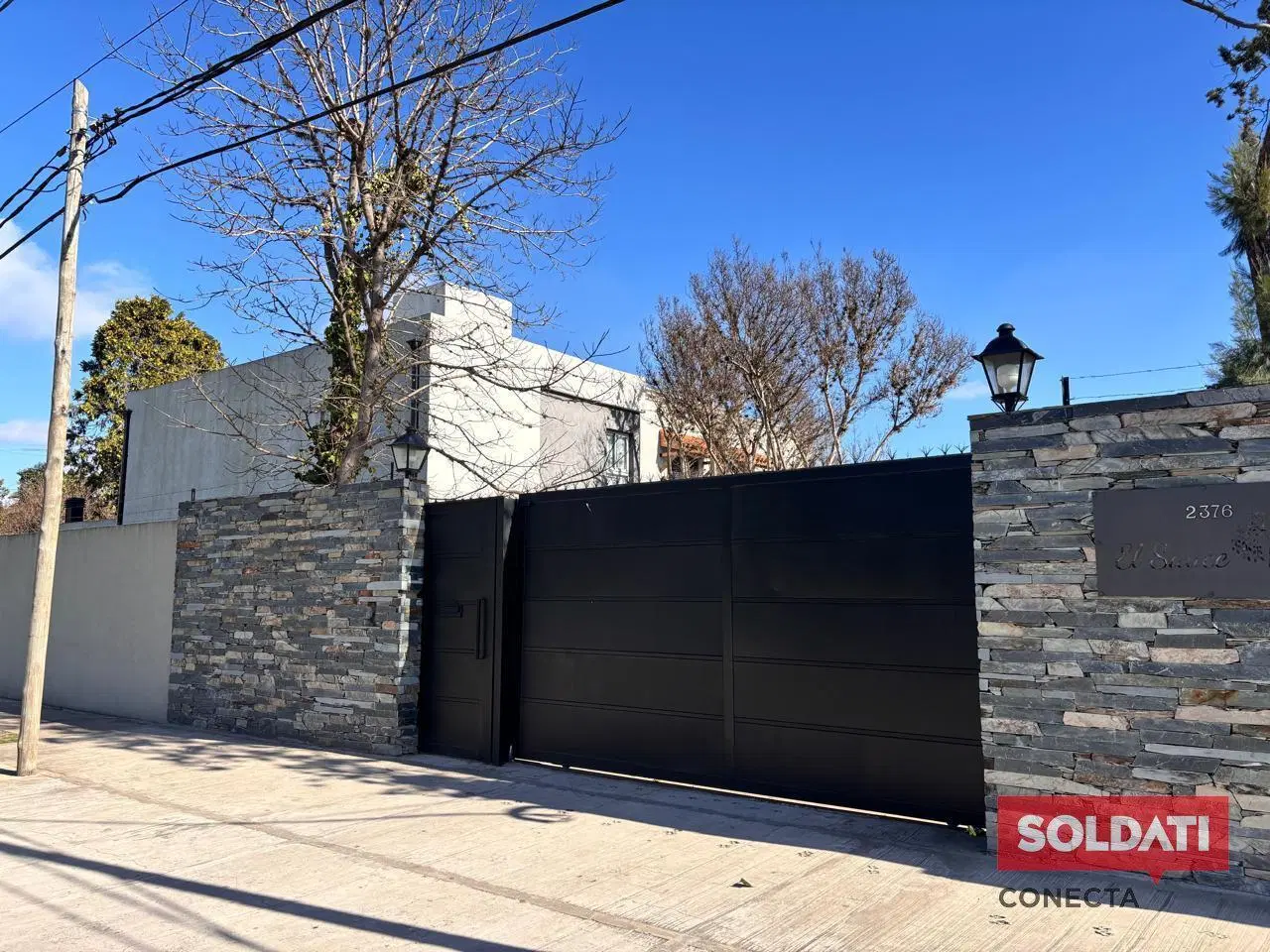 Venta casa Bella Vista, barrio con portón 3