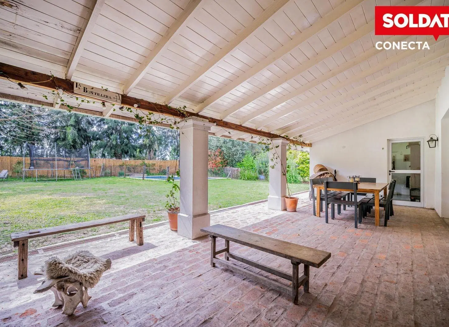 Casa con pileta en venta en barrio Santa Clara - Villanueva 2