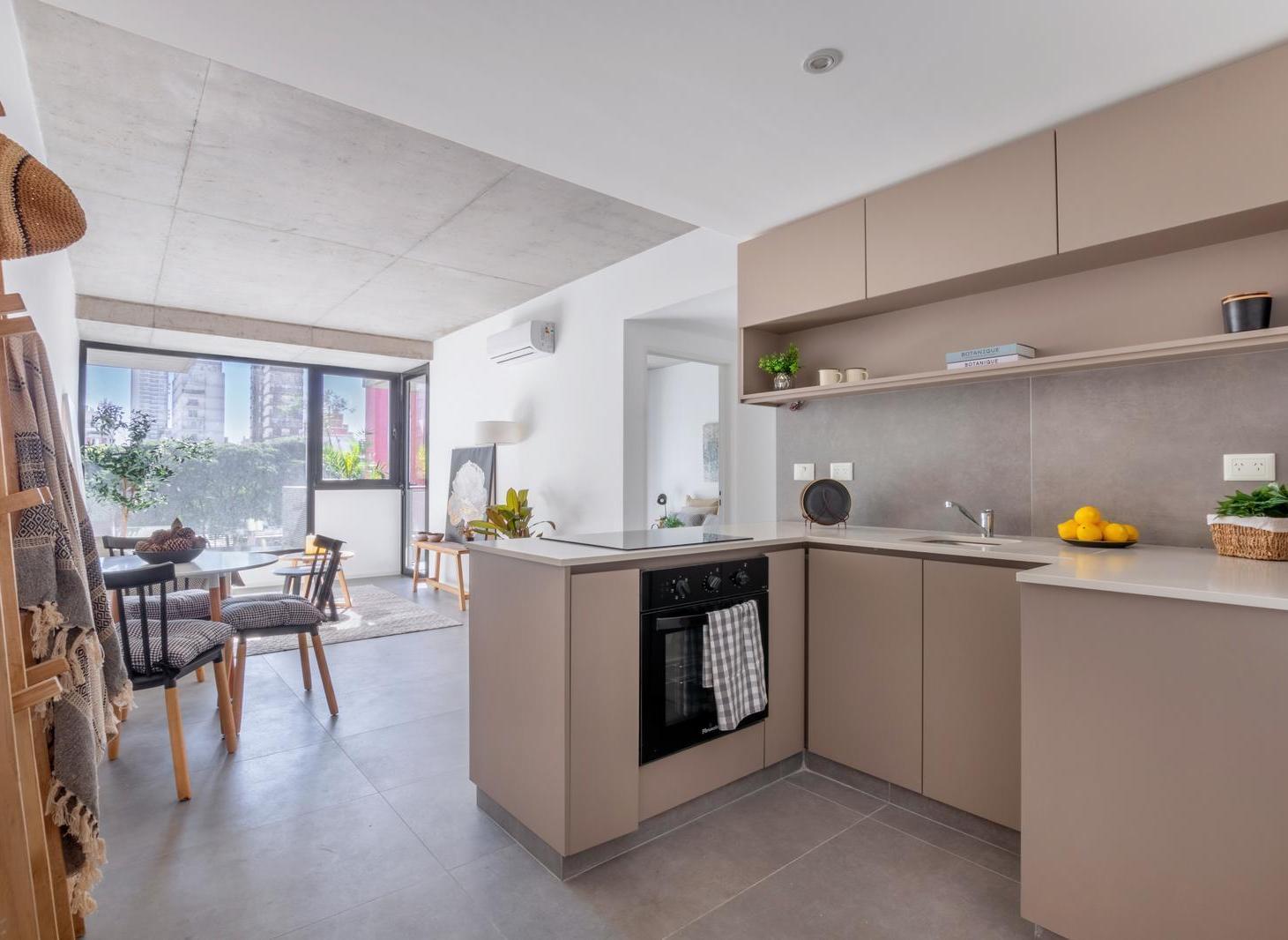 Foto de 2 Ambientes a Estrenar en Núñez, piso 10 al Frente con 2 Baños, Balcón, Pileta y Full Amenities, imagen 1