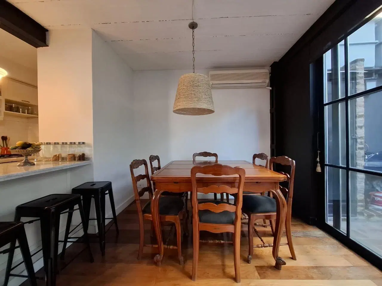 Venta triplex en Martinez-excelente acceso desde Panamericana 5