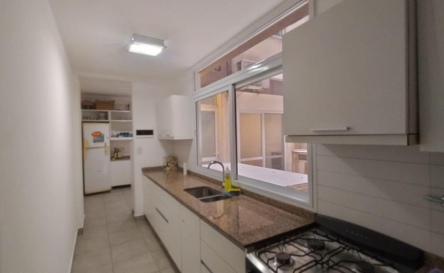 Foto de Venta de departamento en Caballito 3 ambientes, patio y cochera doble, imagen 1