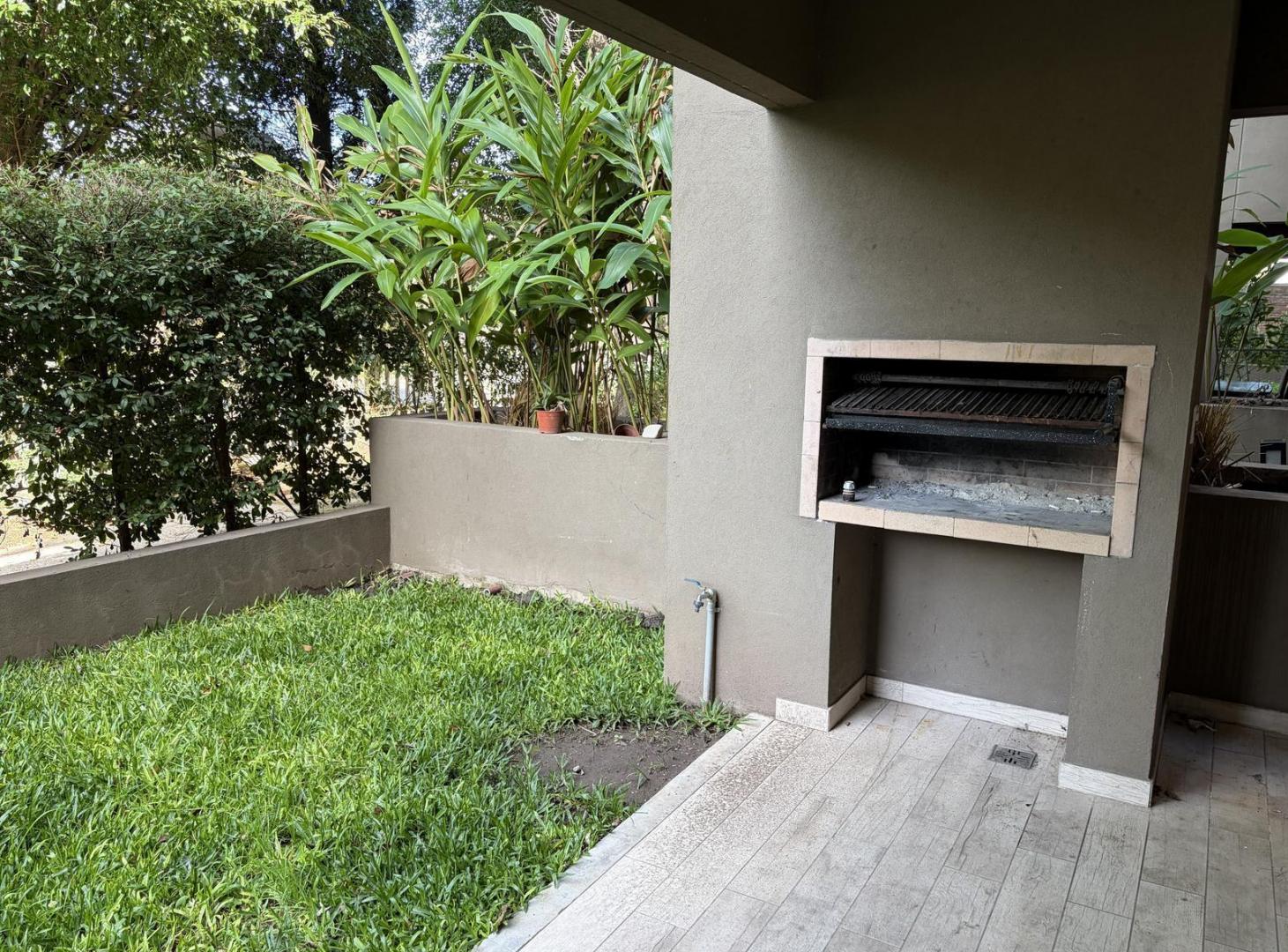 Foto de Lindisimo departamento con jardin de 2 ambientes en Pasionaria Martínez, imagen 5