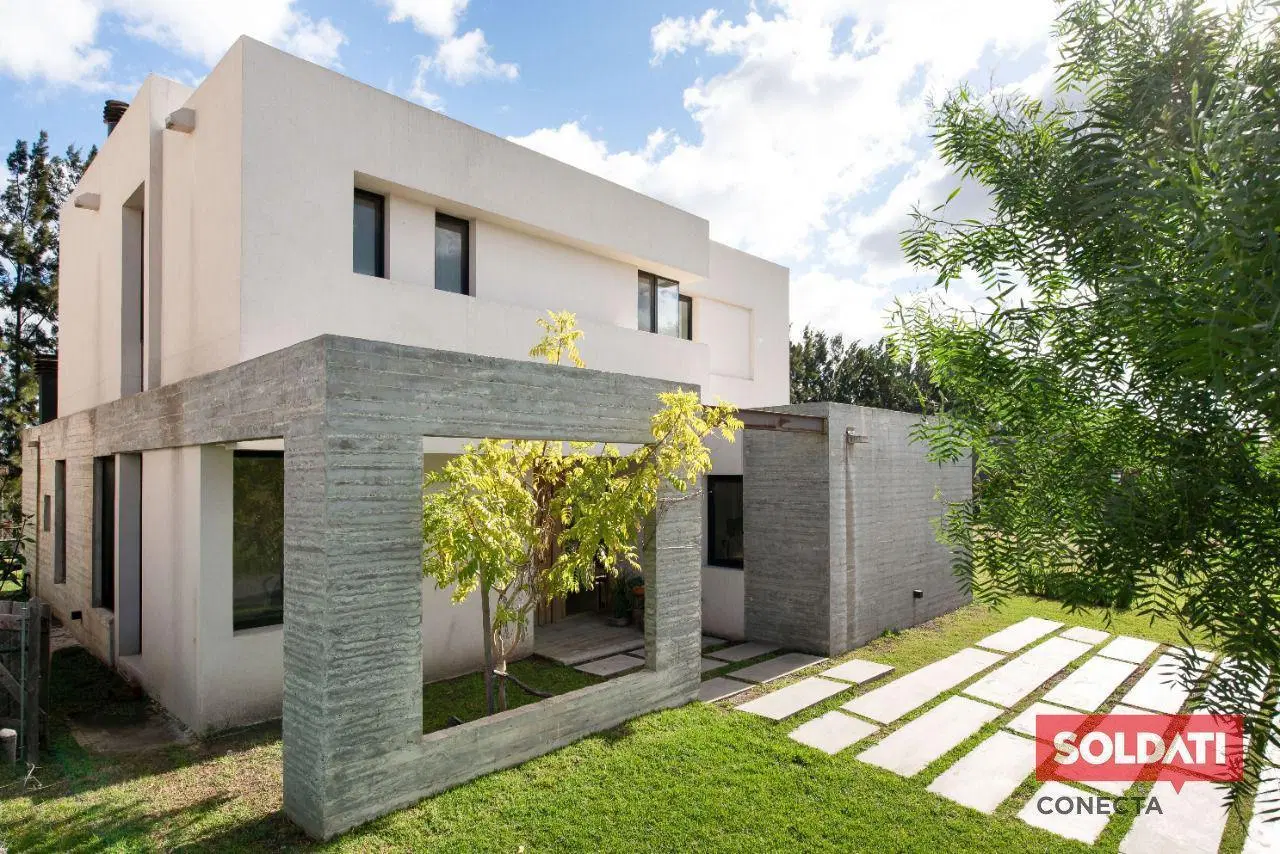 Casa a la venta barrio  cerrado Bella vista Chico-  S.C 3