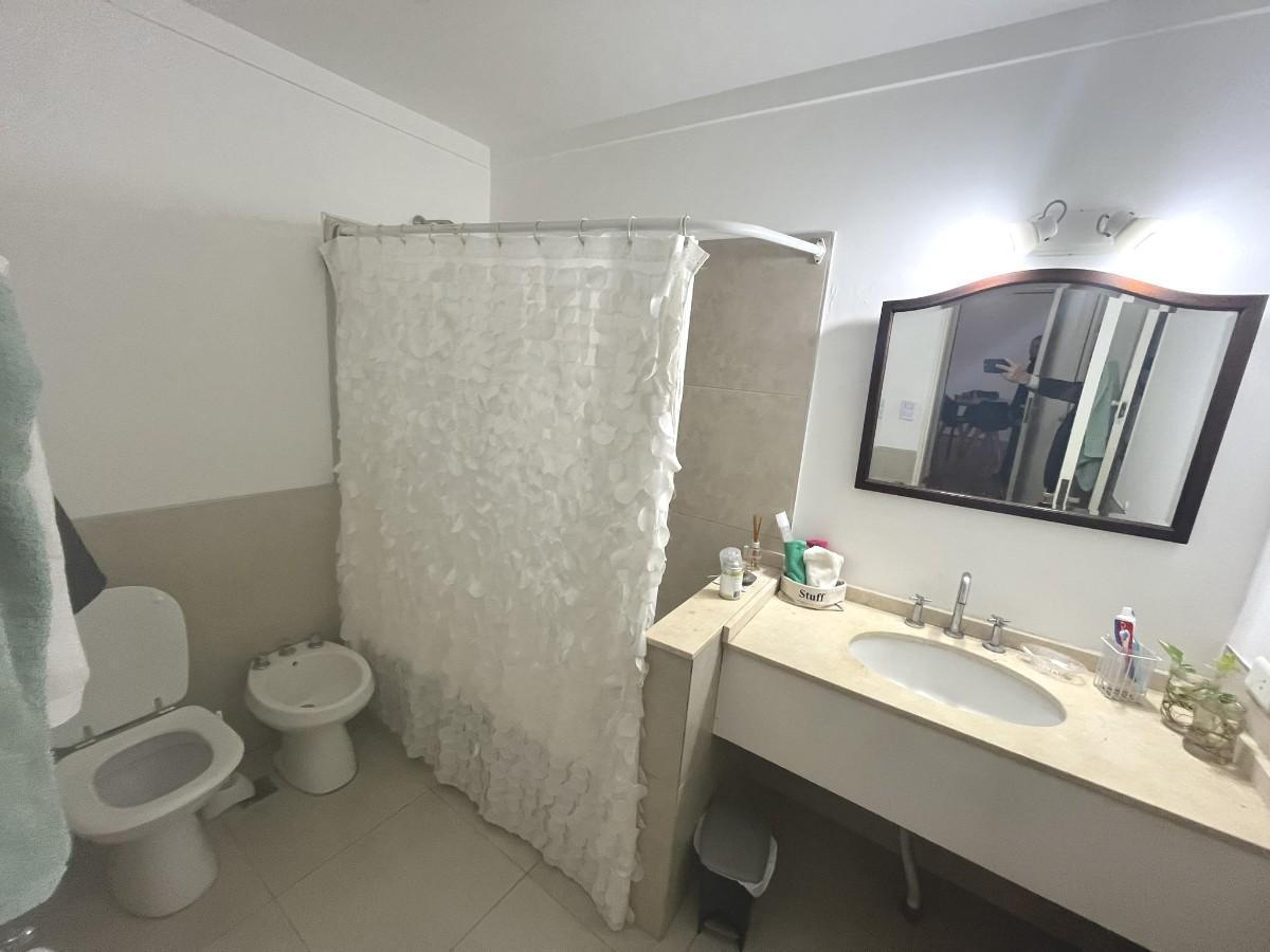 Foto de Venta departamento Recoleta: 2 dormitorios, cocina y dependencia reciclada, luminoso, imagen 5