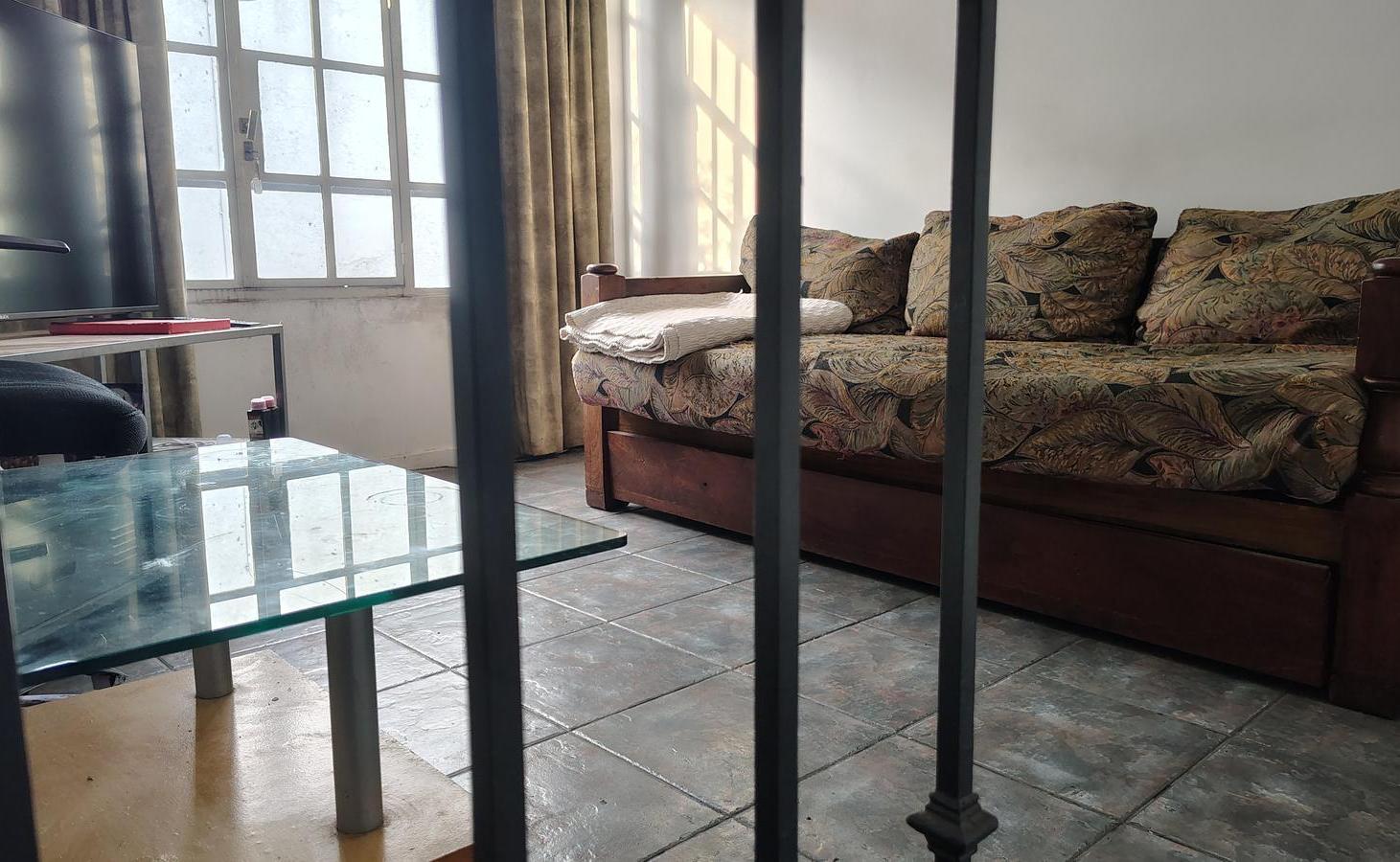 Foto de PH en Venta - Patio - Parrilla - 2 plantas - Silencioso - Chacarita, imagen 3