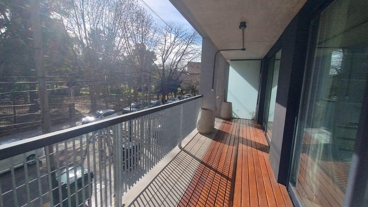 Foto de Departamento de 2 ambientes en alquiler con balcón y cochera en Olivos, imagen 2