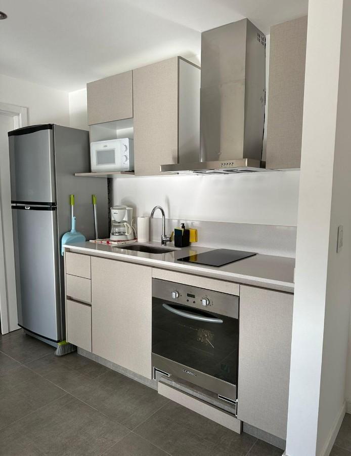 Foto de Departamento de 2 ambientes amoblado, piso 11 en alquiler con balcón y, imagen 2