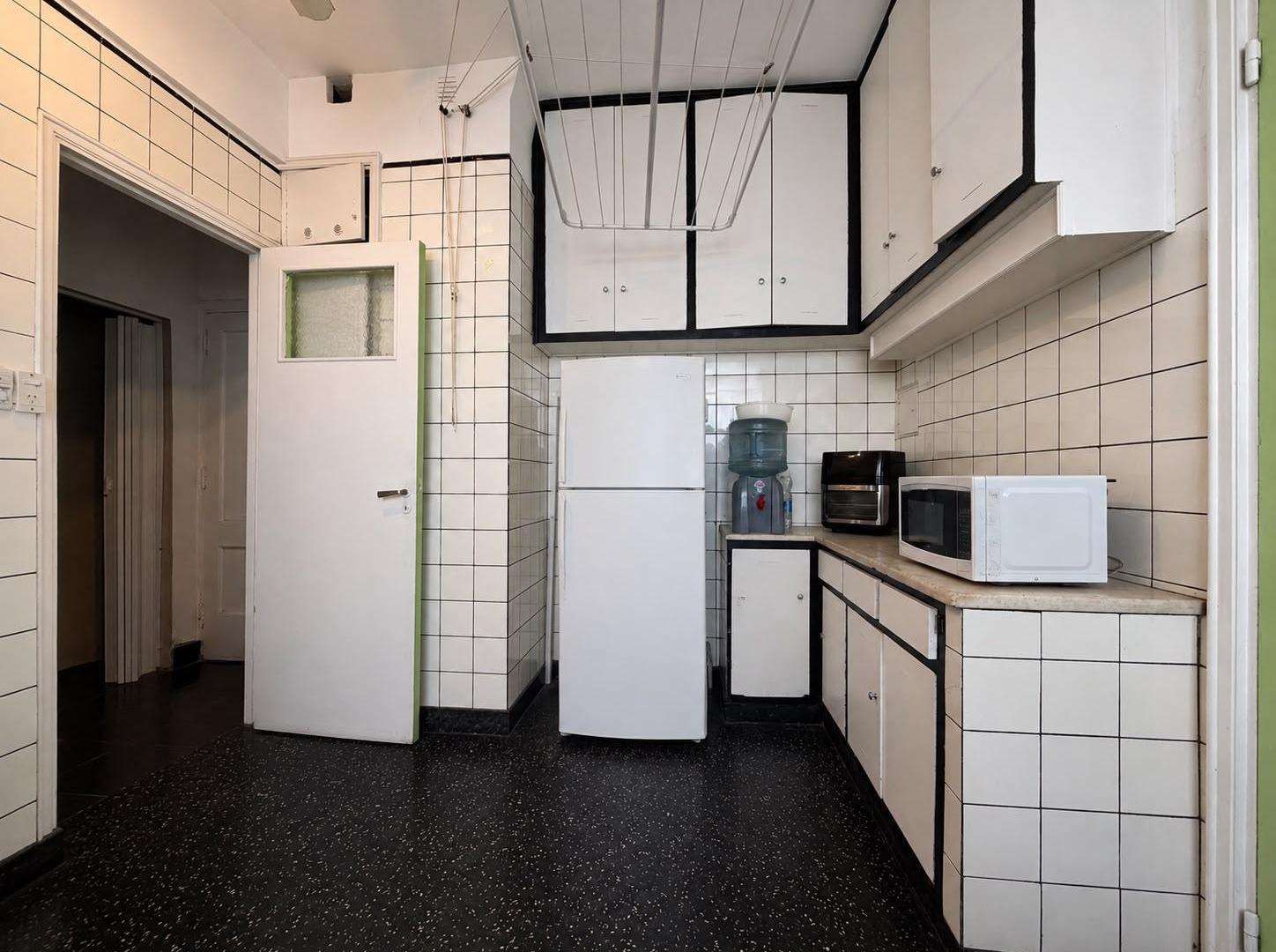 Foto de Departamento 4 ambientes con dependencia y balcón en Venta - piso alto, imagen 3