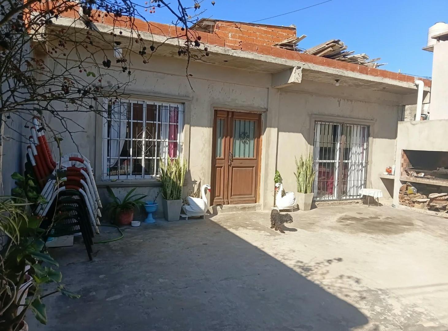 Foto de Casa en Venta en José C. Paz - 3 dormitorios - Parrilla - Horno de, imagen 1