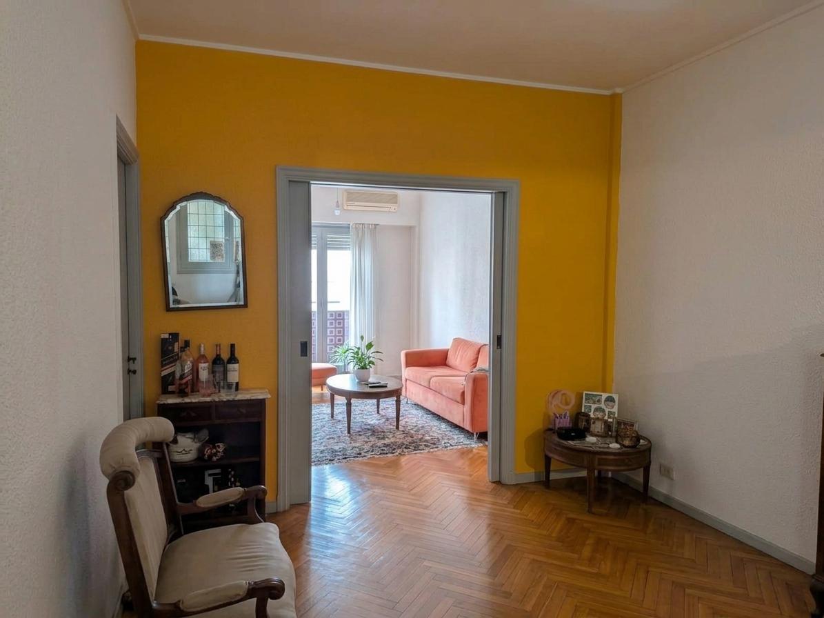 Foto de Departamento de 4 amb. con dependencia, amplio y luminoso, imagen 2