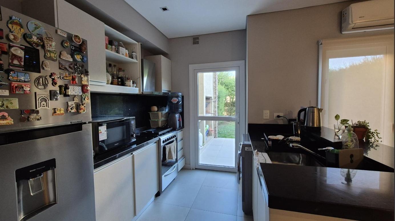 Foto de Duplex en venta con jardín en Barrio Cerrado El Palmar, Nordelta. Con, imagen 2
