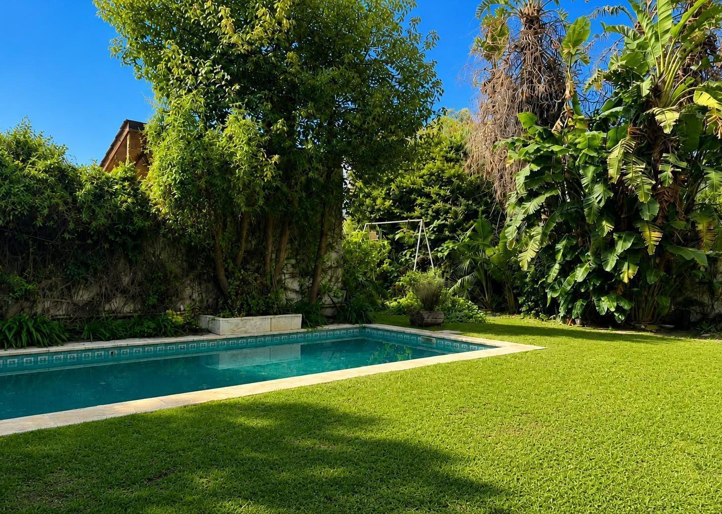 Foto de Casa en Mart.-Vias/Libert. - 6 ambientes con Pileta y Jardin - en Venta, imagen 2