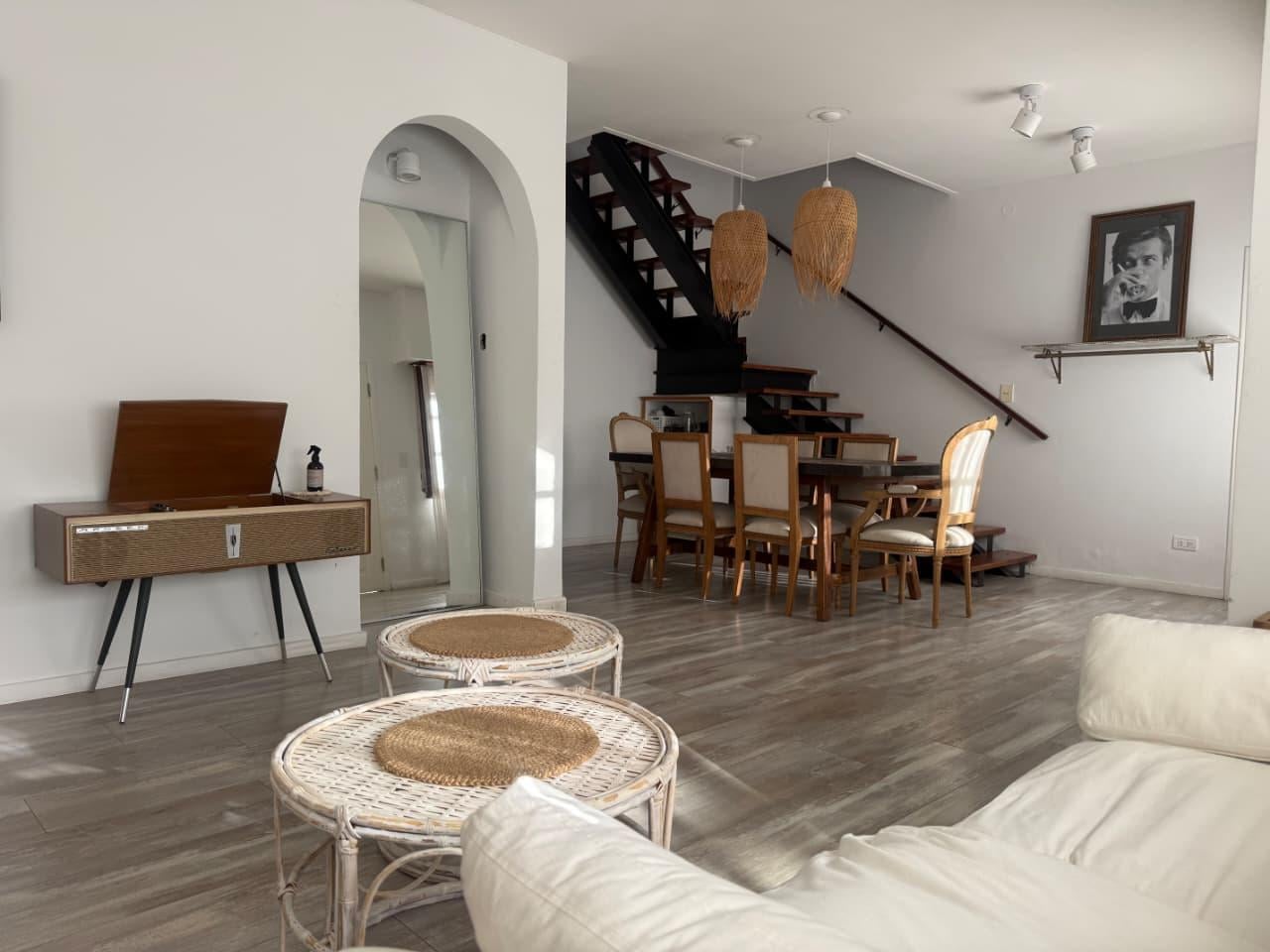 Foto de Casa en Venta de 6 Dormitorios Pileta, Jardin y Quincho - Cochera, imagen 2