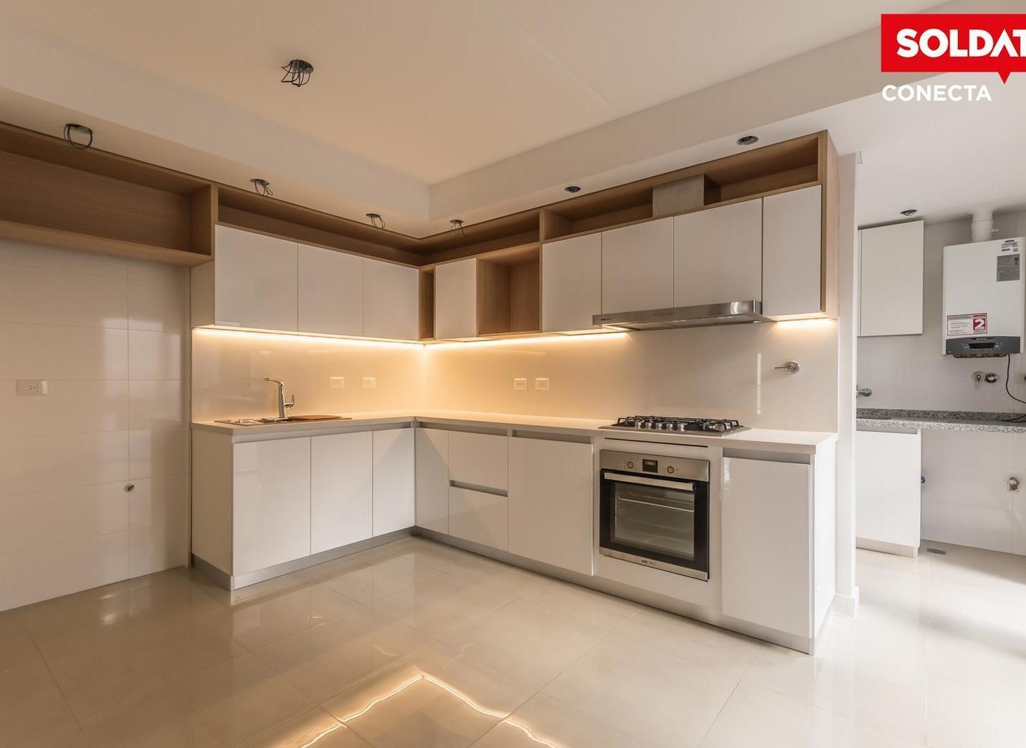Foto de Departamento en venta de 4 ambientes al frente con balcón y patio en, imagen 2