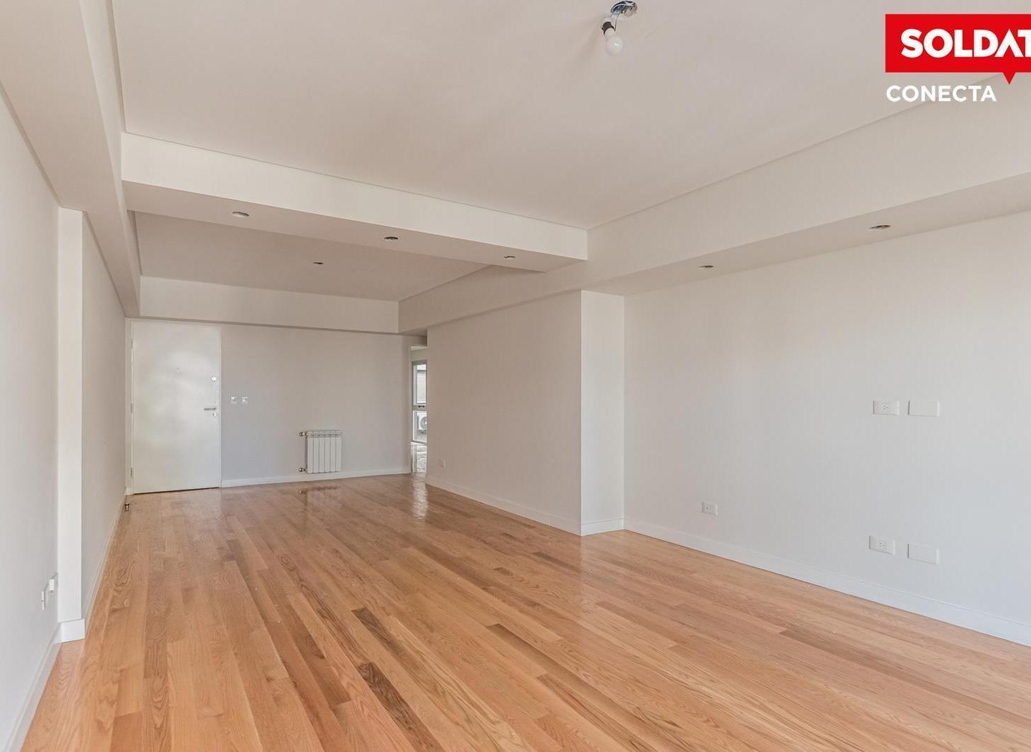 Foto de Departamento en venta de 4 ambientes al frente con balcón y patio en, imagen 1