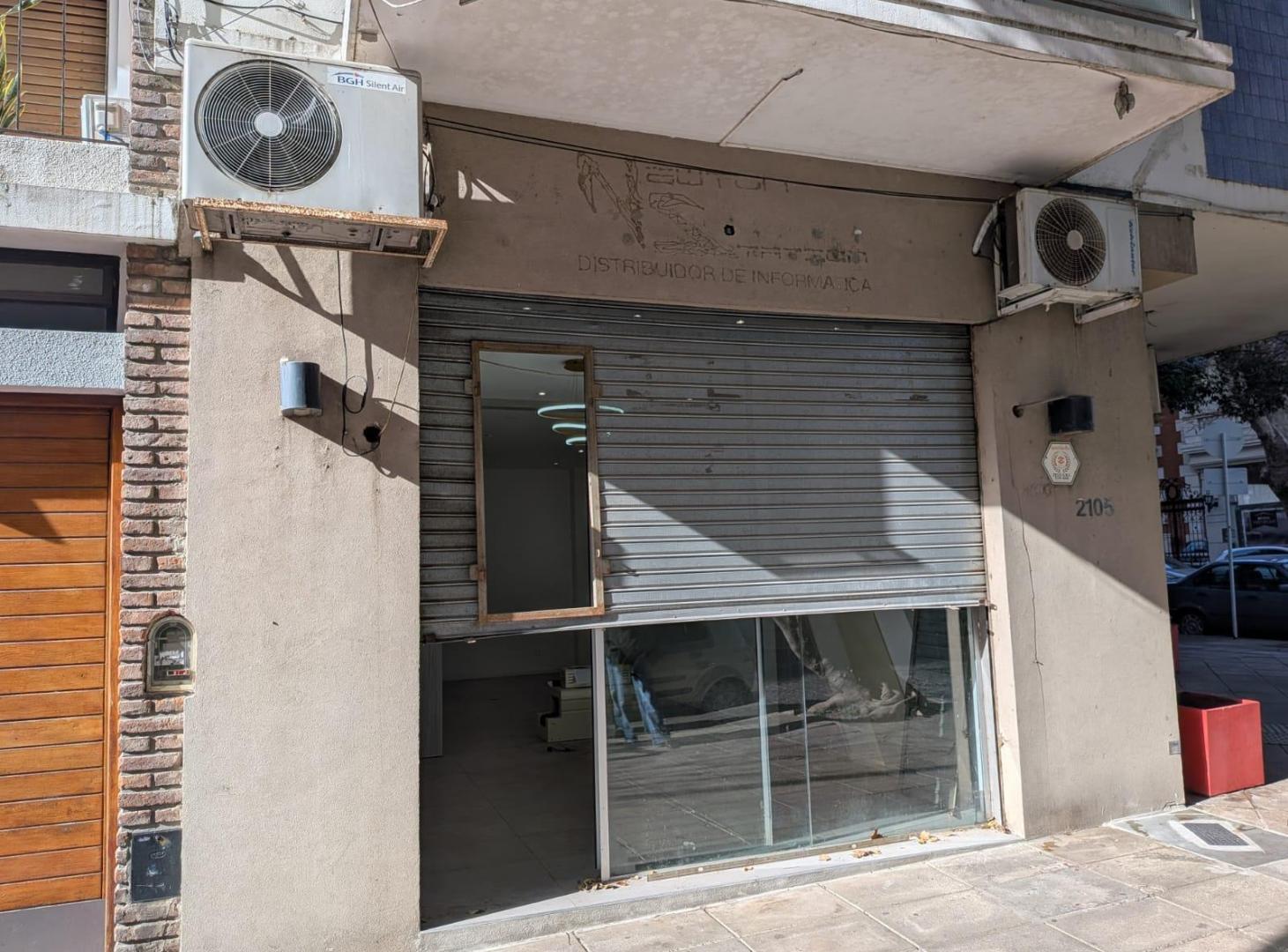 Foto de Local en Venta y Alquiler - con PB y sótano - Belgrano R, imagen 2
