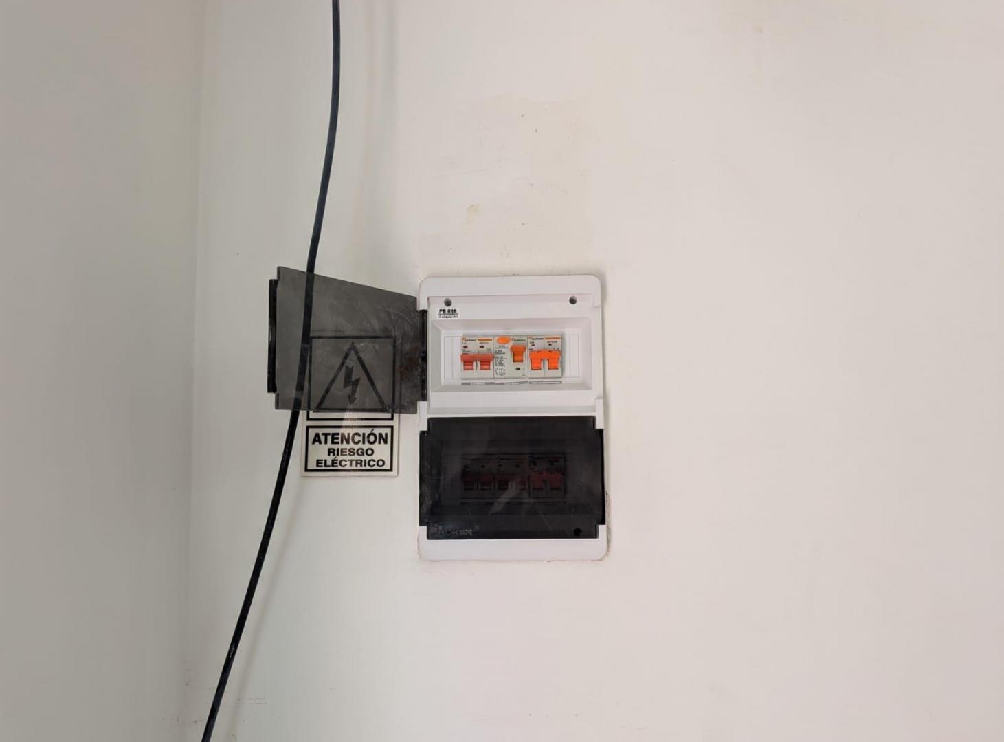 Foto de Local en Venta y Alquiler - con PB y sótano - Belgrano R, imagen 5