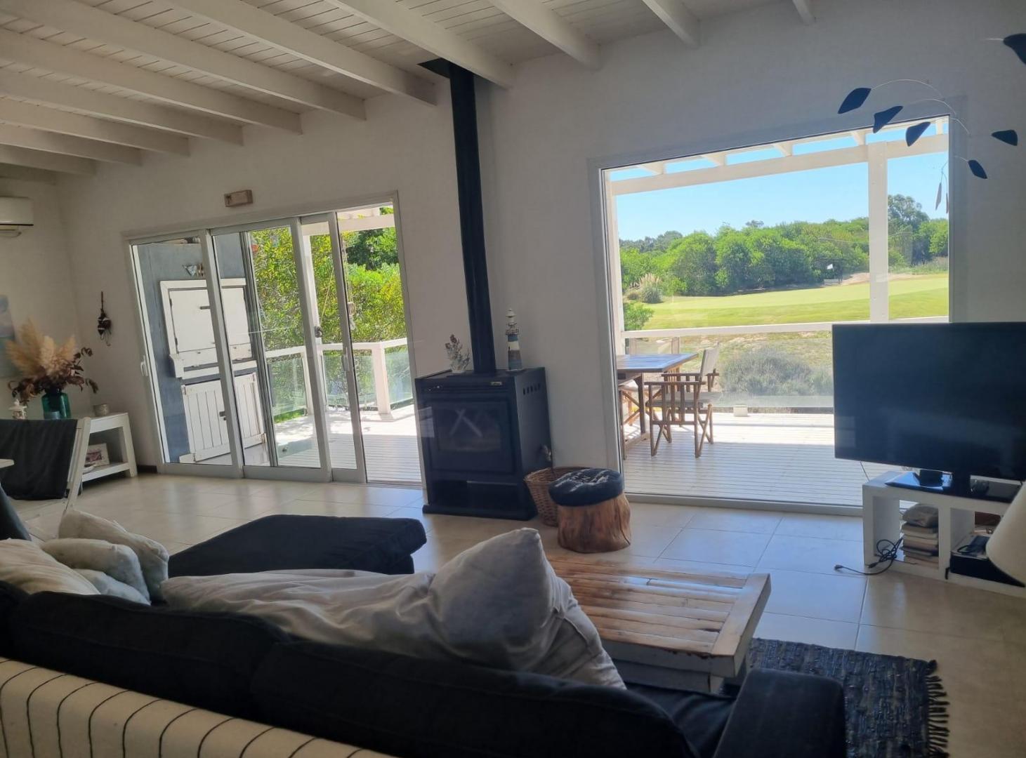 Foto de Lindisima casa en Costa Esmeralda Golf 2, con pileta, parrilla fogonero, imagen 2