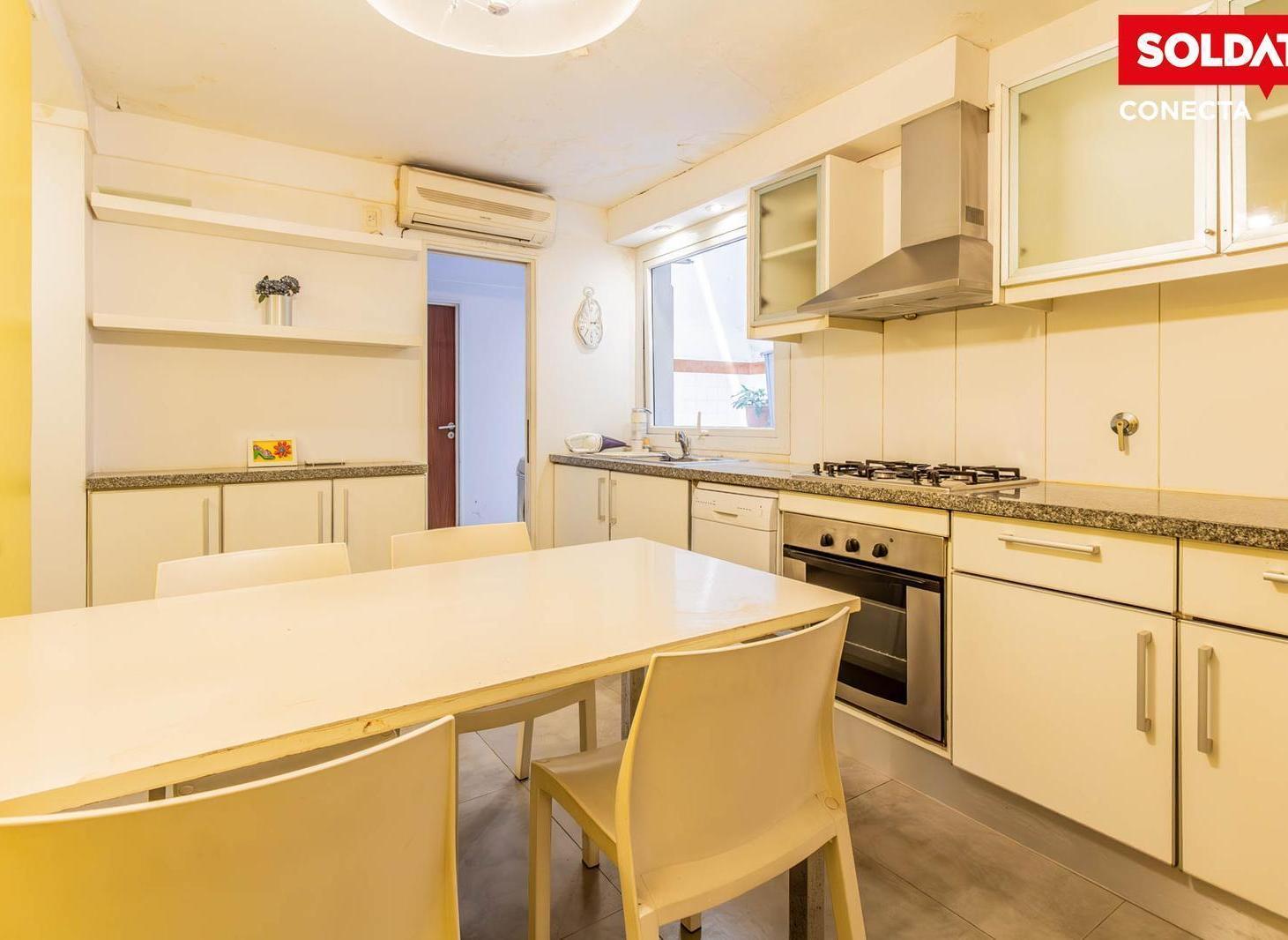 Foto de Departamento de 4 Ambientes con Patio y Parrilla en Venta - Recoleta, imagen 1