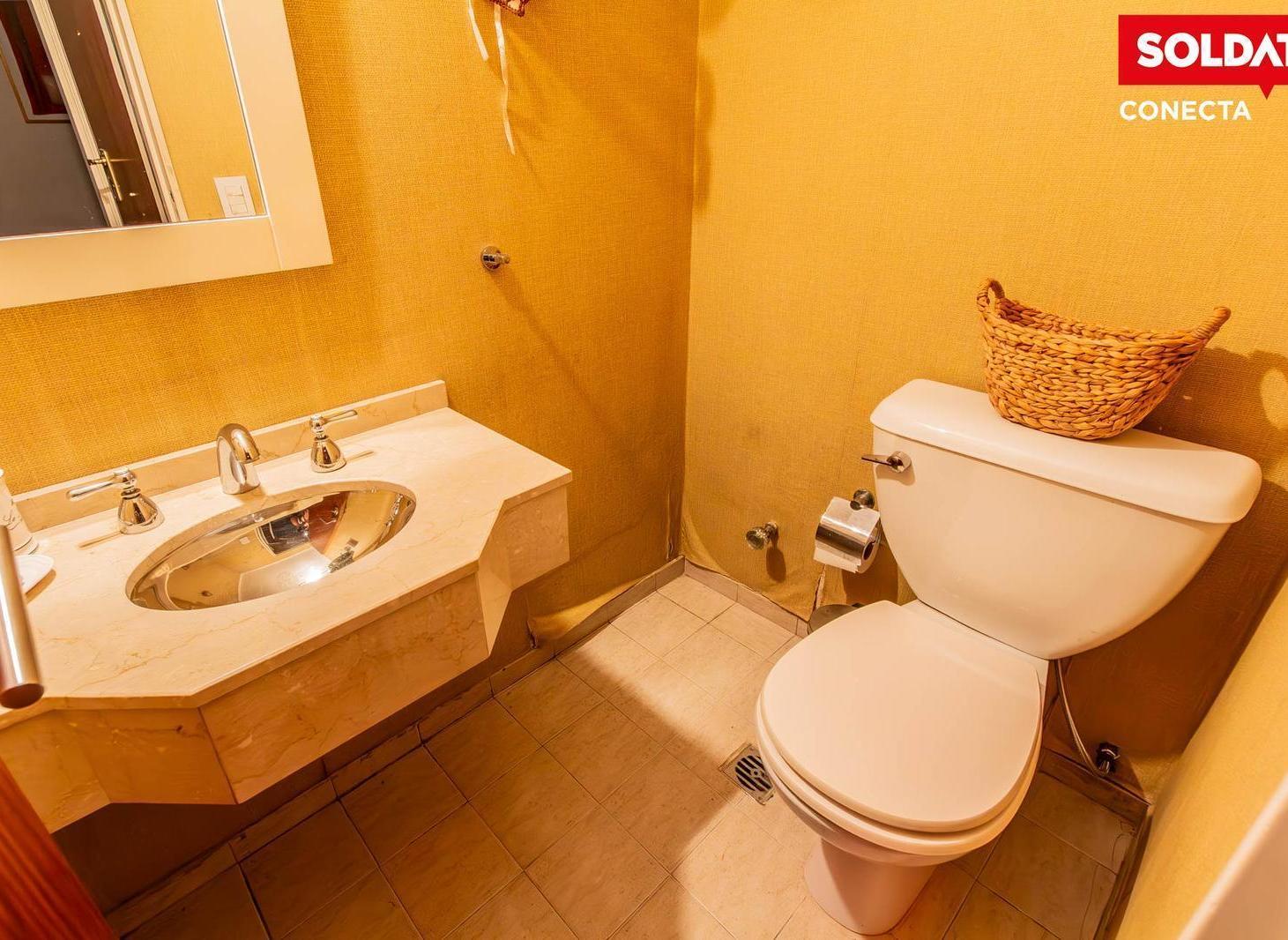 Foto de Departamento de 4 Ambientes con Patio y Parrilla en Venta - Recoleta, imagen 2