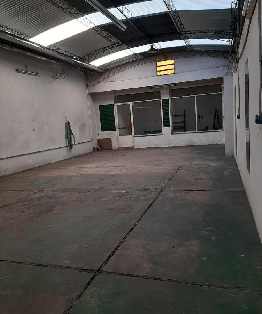 Foto de Galpón en Venta - Con vivienda muy buena ubicación, imagen 3