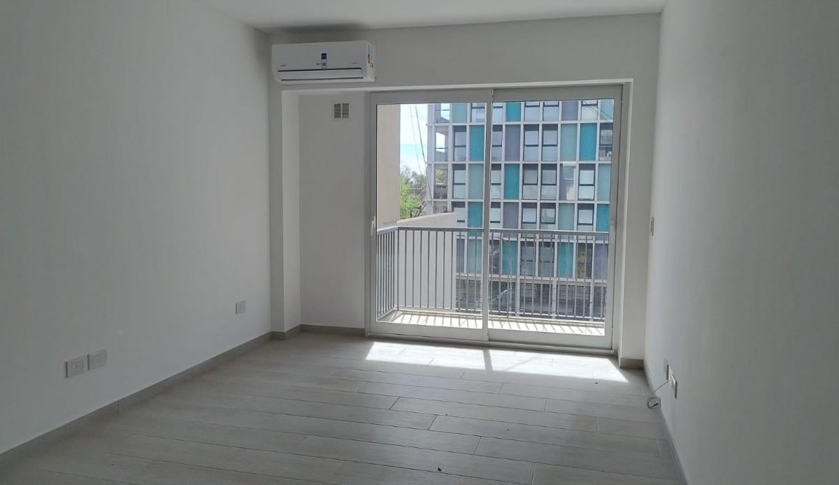Foto de Departamento en alquier de 2 ambientes en Olivos con cochera y balcón, imagen 1