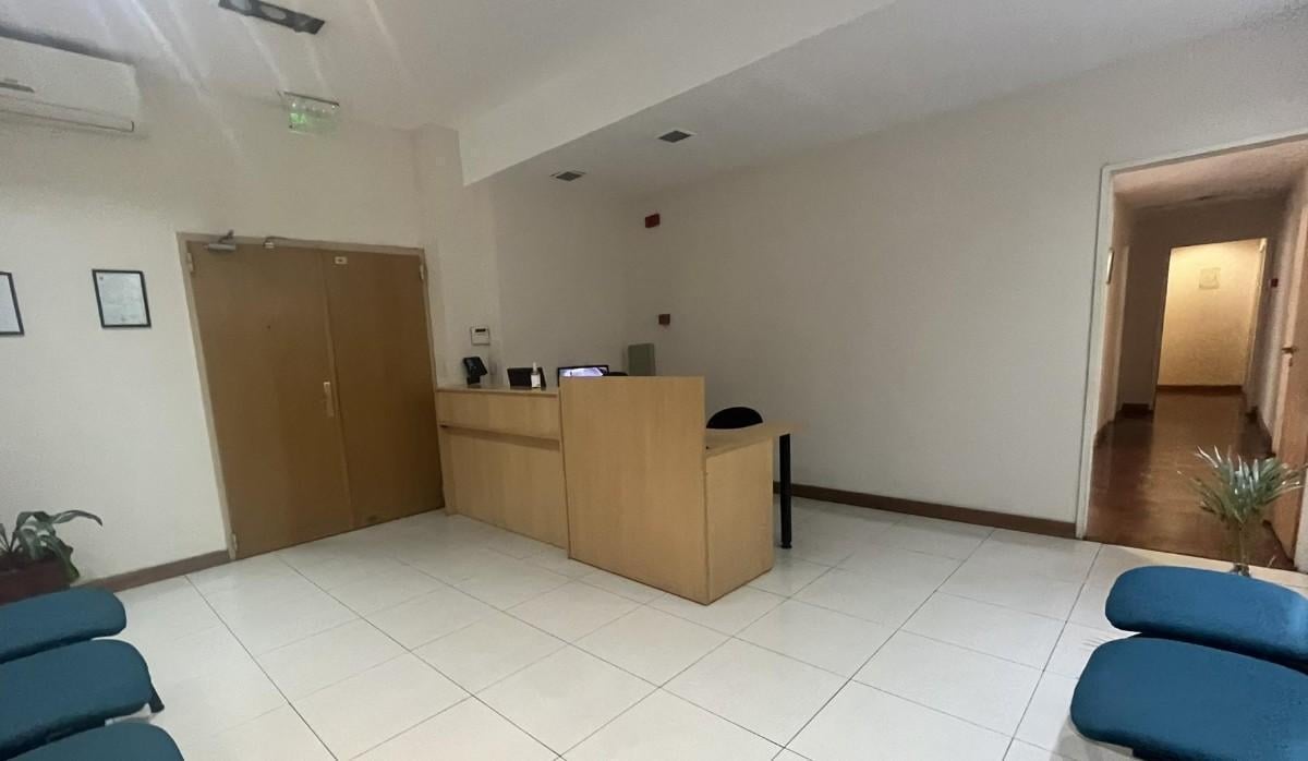 Foto de Oficina de Piso completo, con 14 Ambientes en Venta - Con Frente y, imagen 5