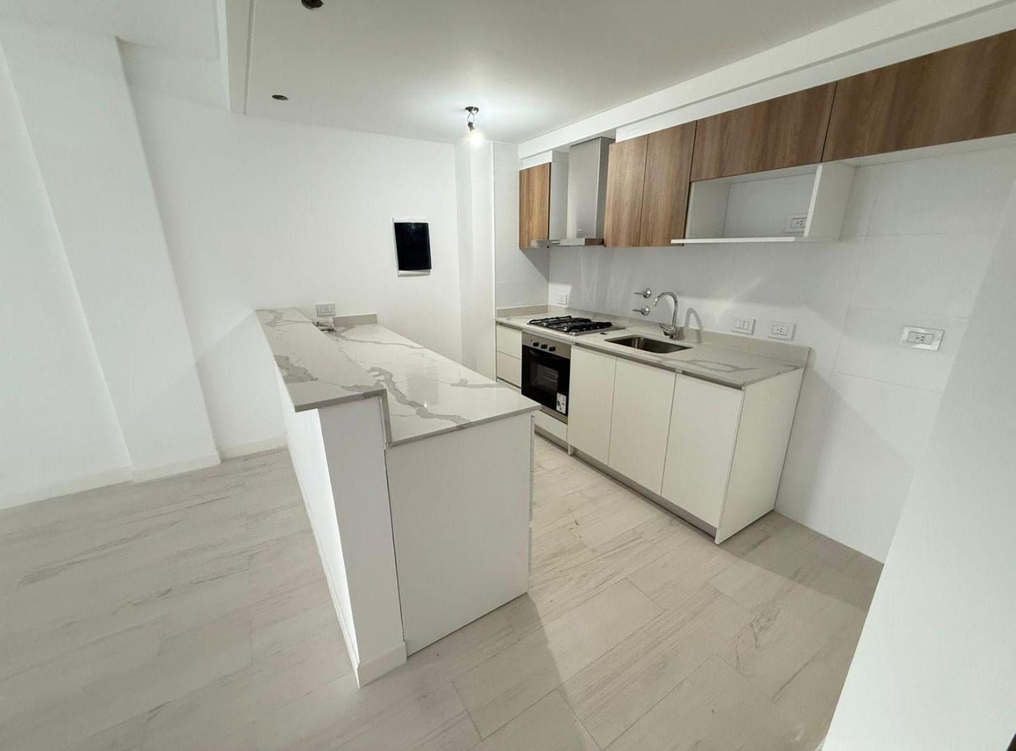 Foto de Departamento 3 ambientes en alquiler con balcón terraza, cochera y, imagen 2