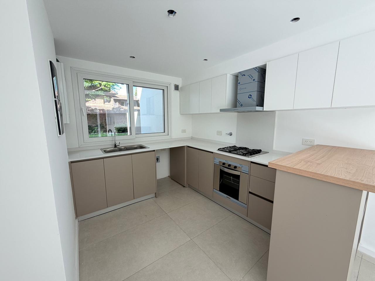 Foto de Venta de casa a estrenar de 5 ambientes en Las Lomas de San Isidro, en, imagen 4