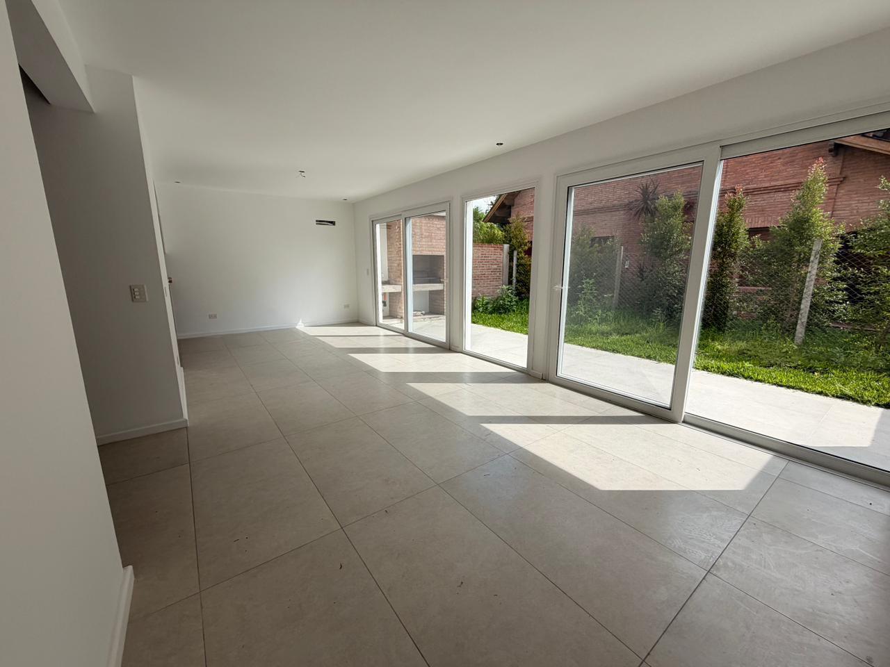 Foto de Venta de casa a estrenar de 5 ambientes en Las Lomas de San Isidro, en, imagen 5