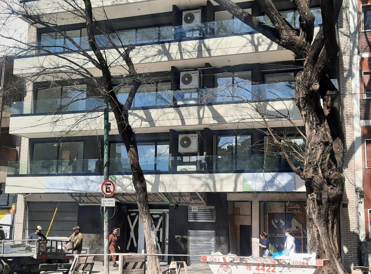 Foto de Local comercial en venta con renta en Belgrano R / Colegiales, imagen 1
