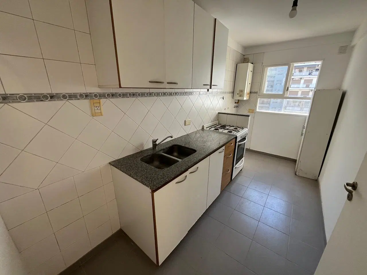 Belgrano – Monoambiente con balcón y vista abierta – Seguridad y encargado 1