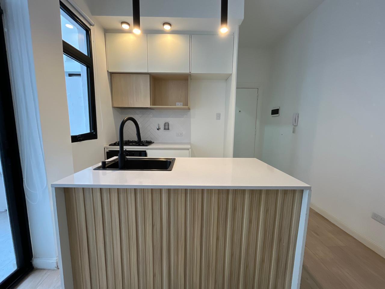 Foto de PH DE 3 AMBIENTES CON PATIO – COMPLETAMENTE RECICLADO – SIN EXPENSAS, imagen 2