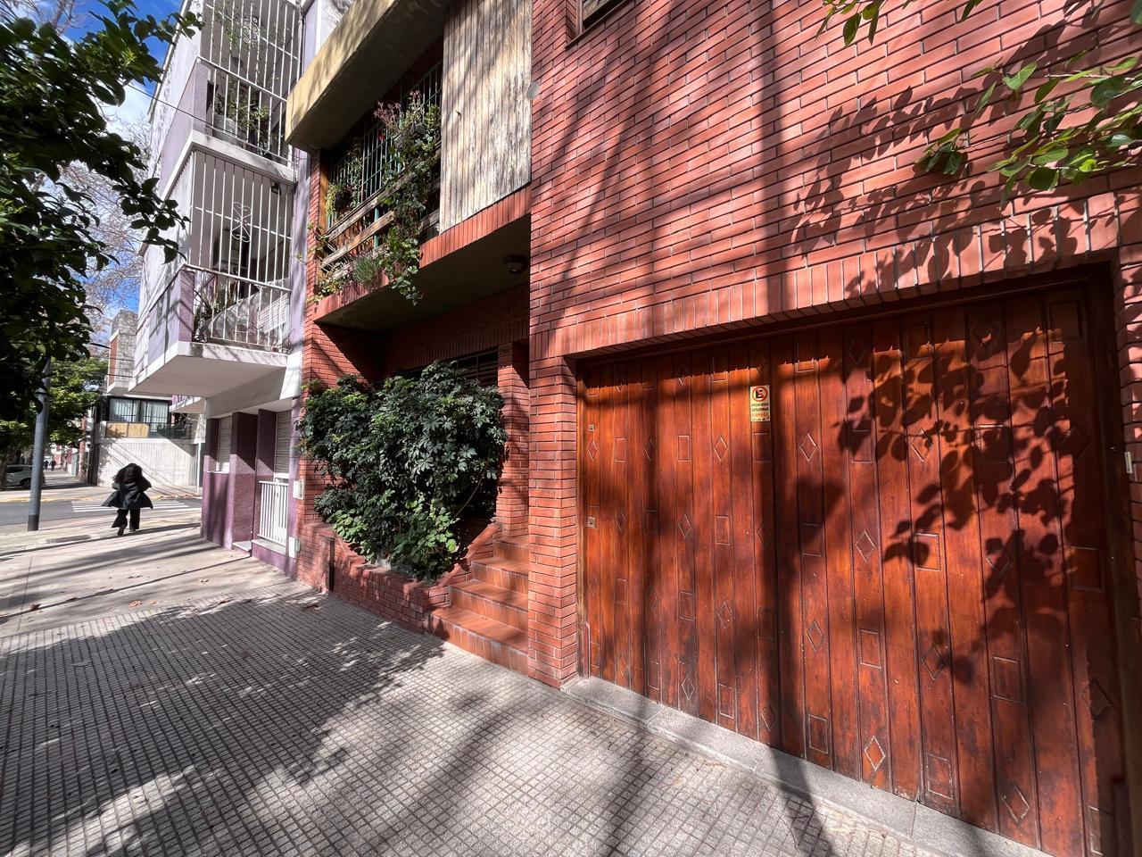 Foto de Villa Urquiza – Casa de 2 plantas con lote propio, jardín y quincho, imagen 1