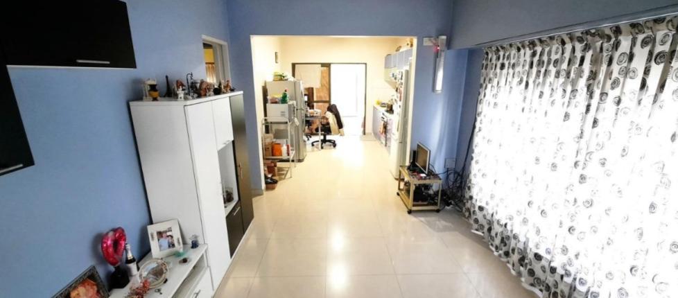 Venta Casa 5 Ambientes con Parque en Excelente Ubicacion No Es Apto Credito 5