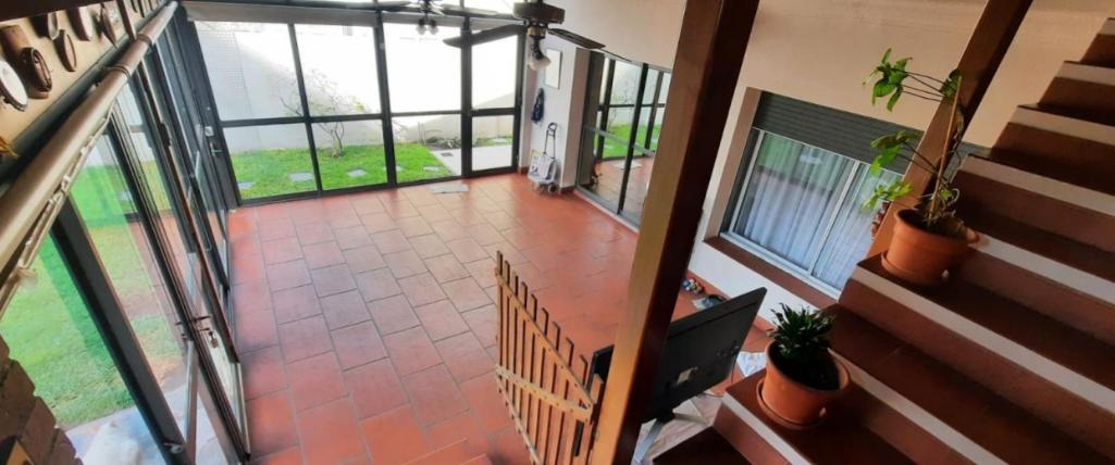 Venta Casa 5 Ambientes con Parque en Excelente Ubicacion No Es Apto Credito 3