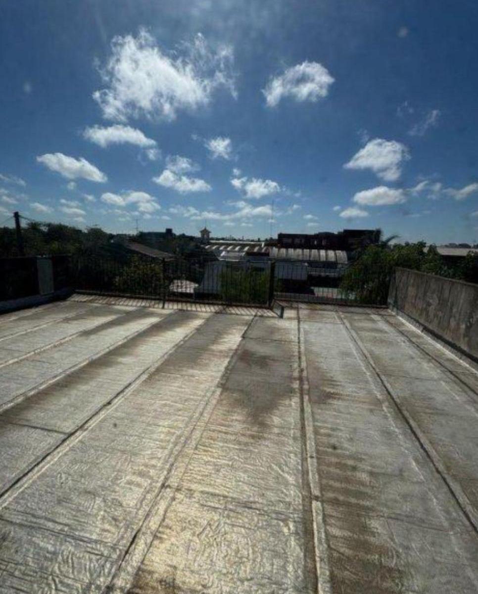 Casa en Venta 6 Amb Cochera Fondo Libre 1