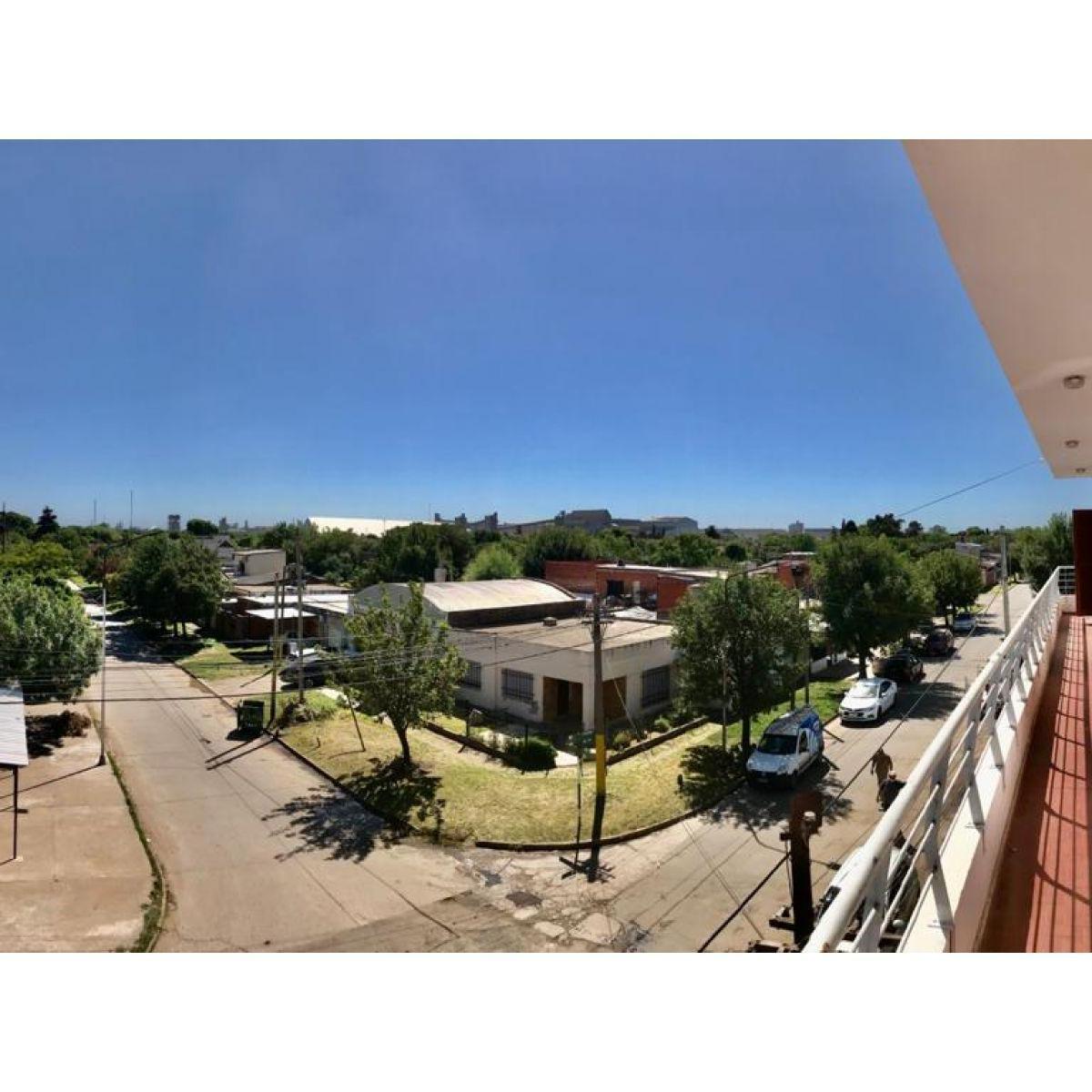 Venta de Local y Casa con 5 Dorm. en Fray Luis Beltrán. 5