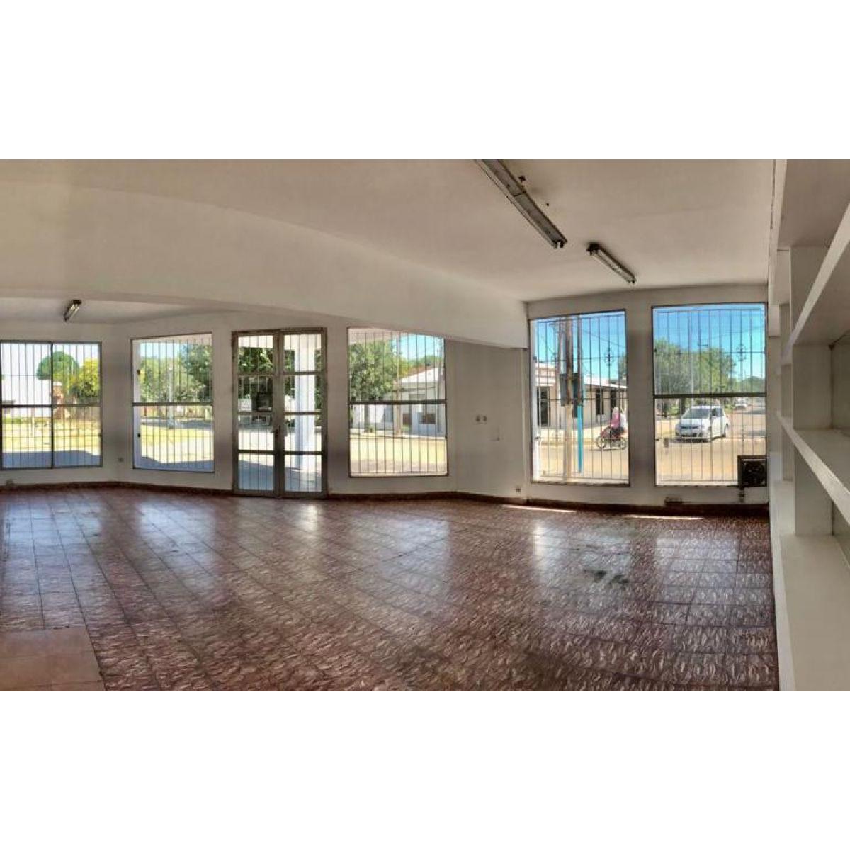 Venta de Local y Casa con 5 Dorm. en Fray Luis Beltrán. 2