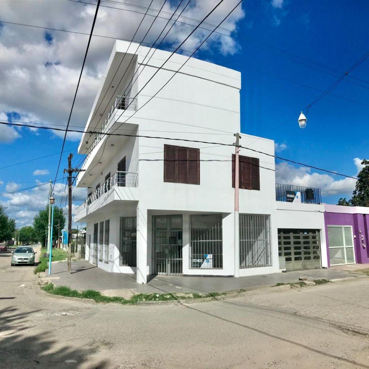 Venta de Local y Casa con 5 Dorm. en Fray Luis Beltrán. 4
