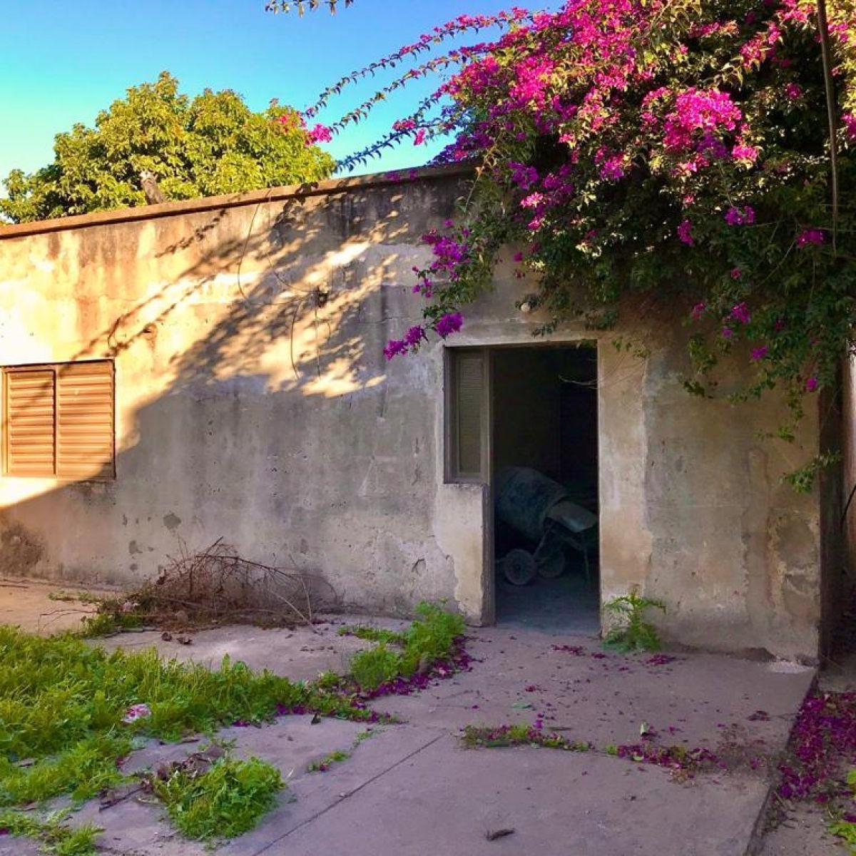 Terreno con Casa a Reciclar, San Lorenzo. 1