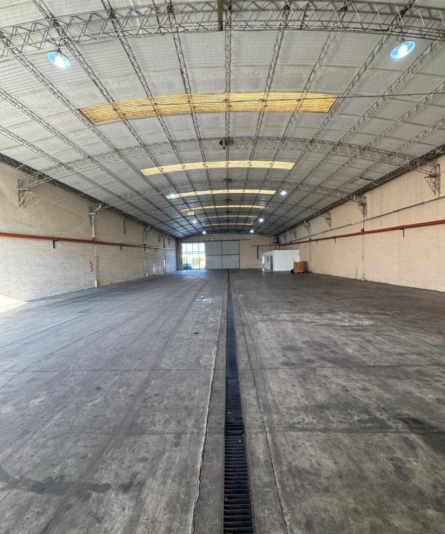 GALPÓN Y OFICINA EN ALQUILER PASCO 1046 GRANADERO BAIGORRIA