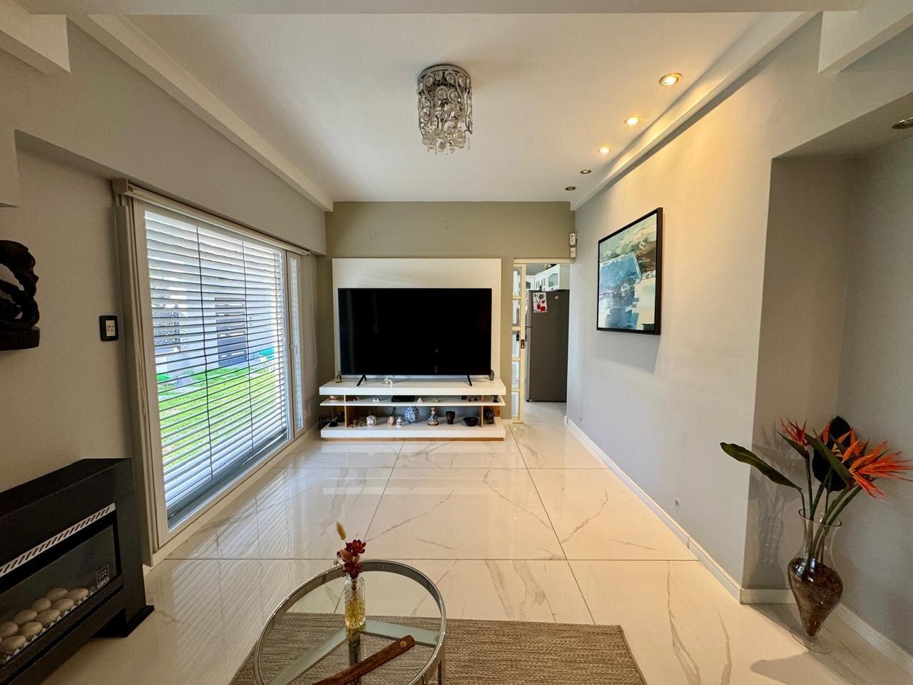 Foto de CASA EN VENTA | CASTELLANOS 309 - GRANADERO BAIGORRIA, imagen 2