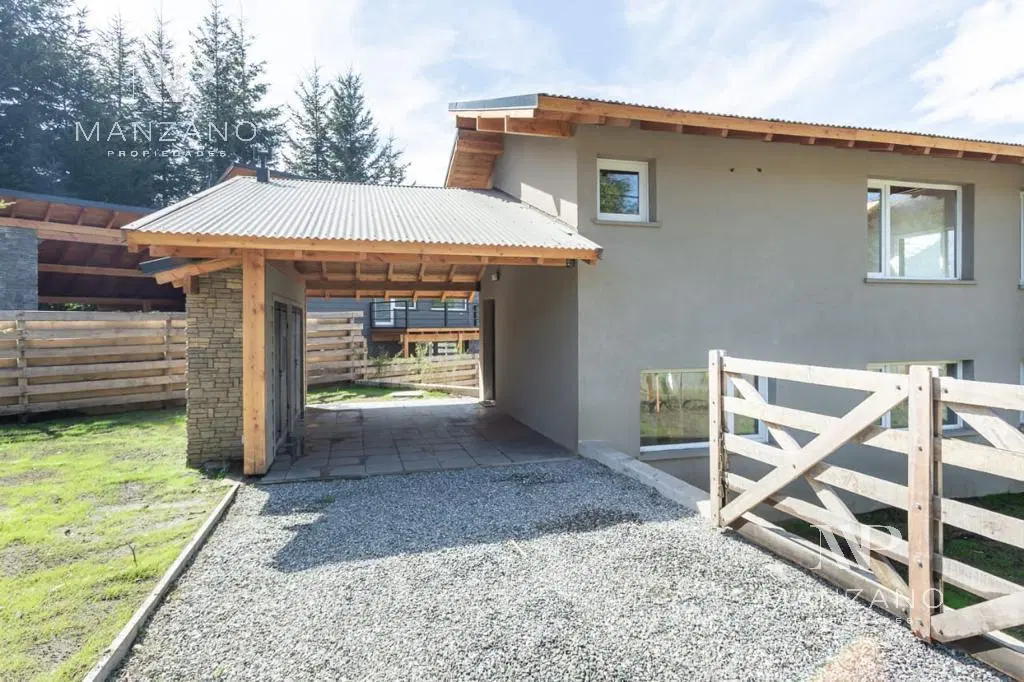 Venta de Casa a Estrenar Barrio Epulafquen Villa la Angostura 1