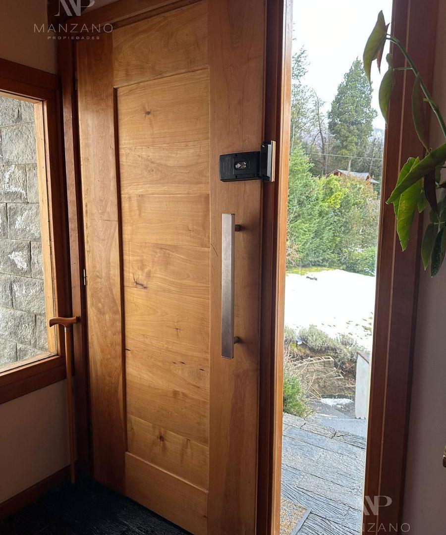 Foto de venta casa 4 Dormitorios - Villa la Angostura, imagen 2