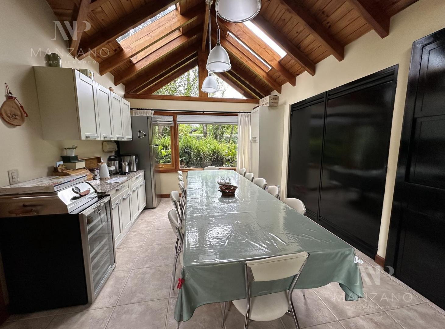Foto de Venta Casa 250 m2 -3 hab -con Terreno 2310 m2 Paseo del Ciprés - Villa, imagen 4