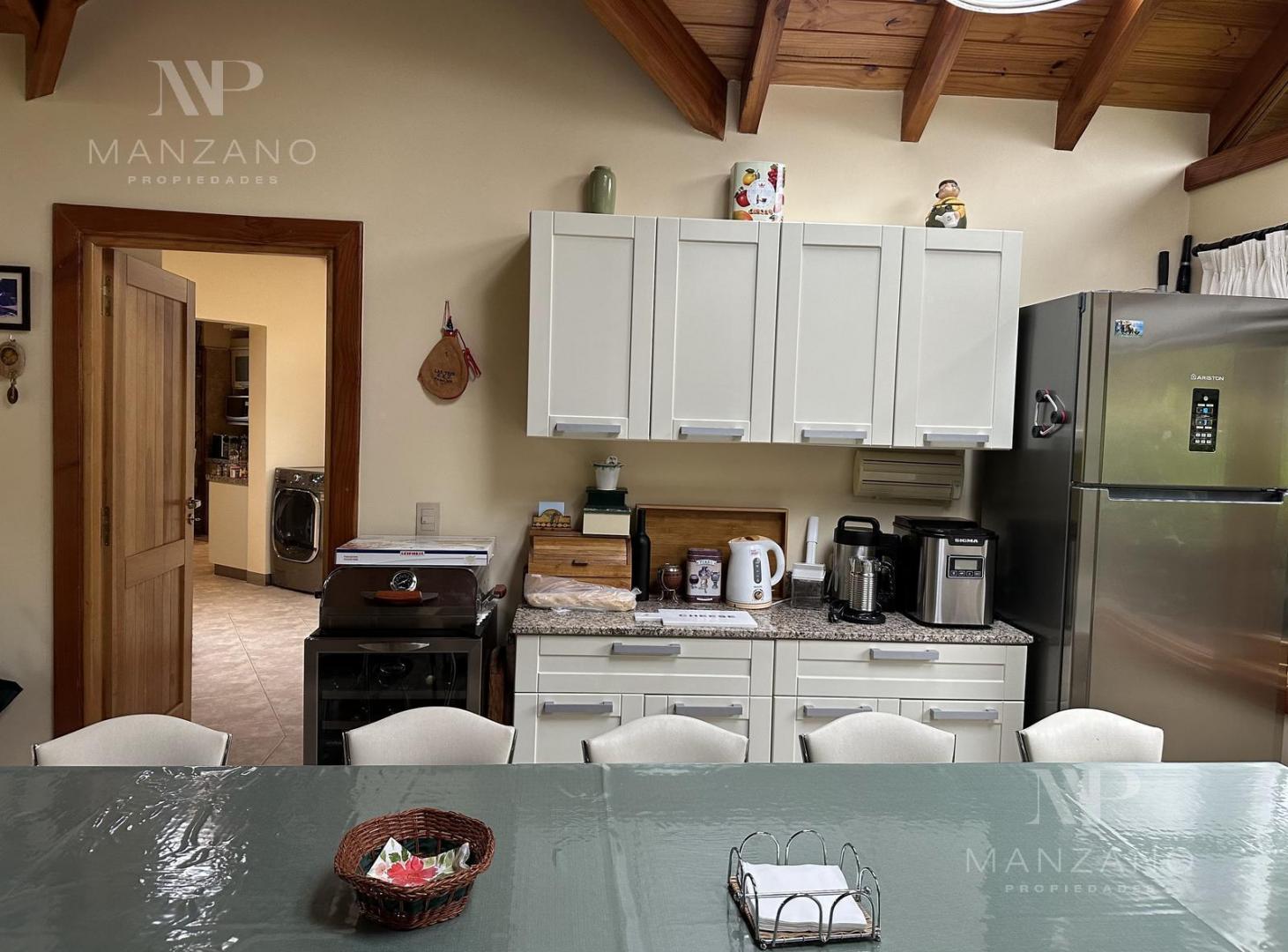 Foto de Venta Casa 250 m2 -3 hab -con Terreno 2310 m2 Paseo del Ciprés - Villa, imagen 4