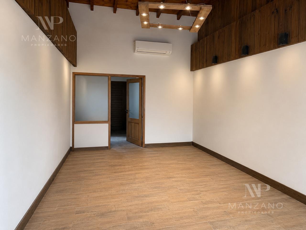 Foto de Alquiler comercial Local 40 m2 a la Calle Centro Villa la Angostura, imagen 3