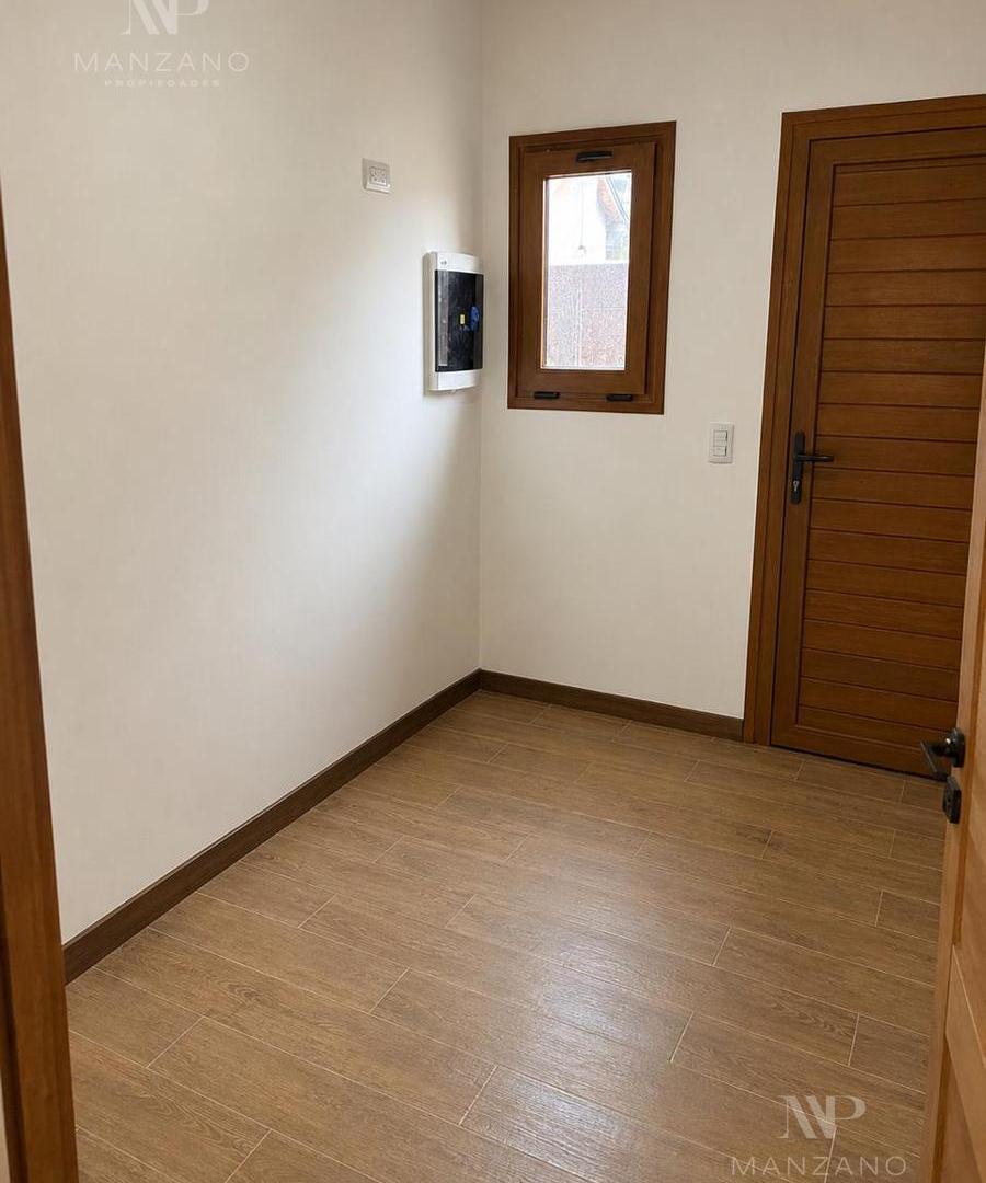 Foto de Alquiler comercial Local 40 m2 a la Calle Centro Villa la Angostura, imagen 4